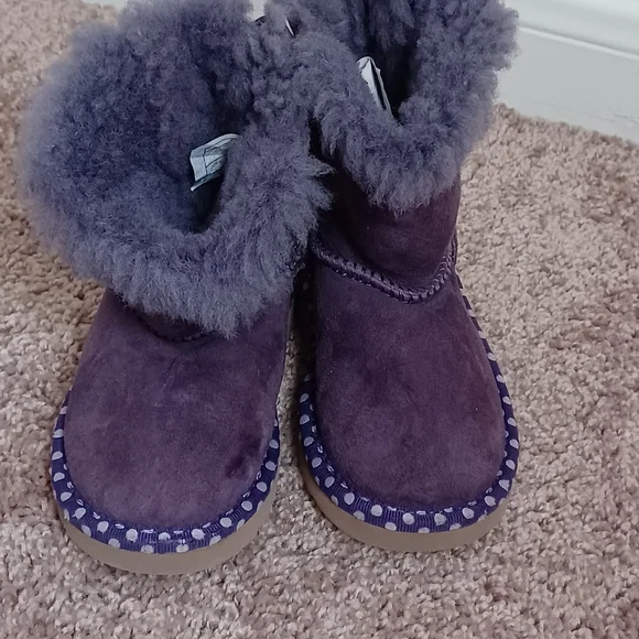Purple ugg boots - Picture 3 of 5